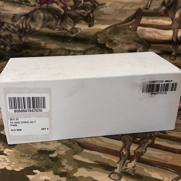 Prada sunglasses - Picture 9 of 13